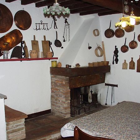 Hostal Sassi Bianchi Sensano Exterior foto
