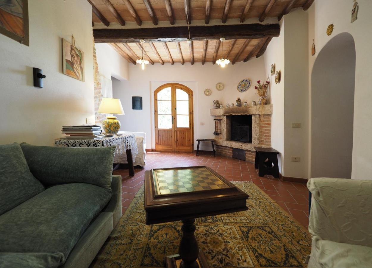 Hostal Sassi Bianchi Sensano Exterior foto